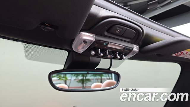 Mini Cooper Convertible 2022 — photo 25