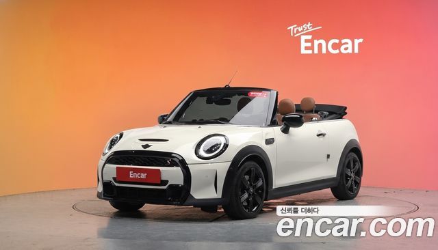 Mini Cooper Convertible 2022 — photo 1