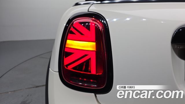 Mini Cooper Convertible 2022 — photo 9