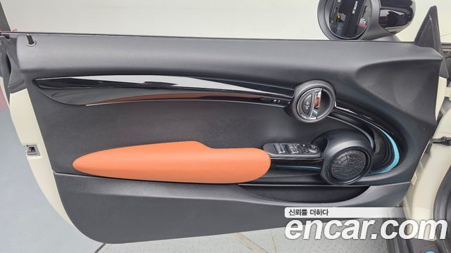 Mini Cooper Convertible 2022 — photo 14
