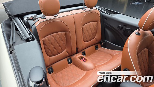 Mini Cooper Convertible 2022 — photo 16