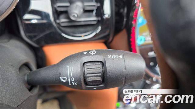 Mini Cooper Convertible 2022 — photo 27