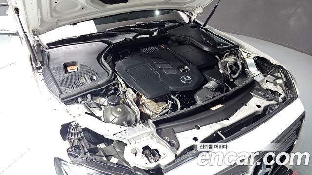 Mercedes-Benz E-Class 2019 — photo 6