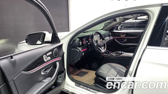 Mercedes-Benz E-Class 2019 — photo 10