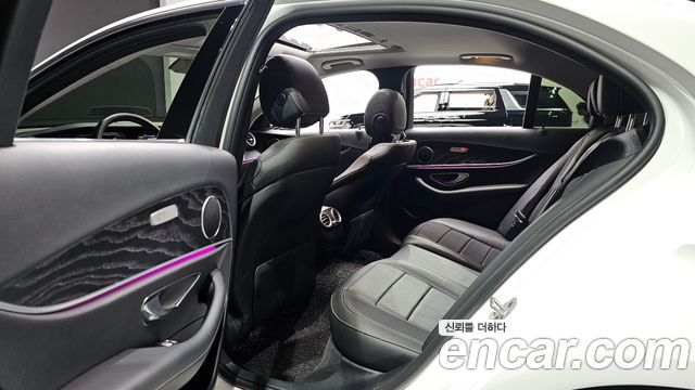 Mercedes-Benz E-Class 2019 — photo 11