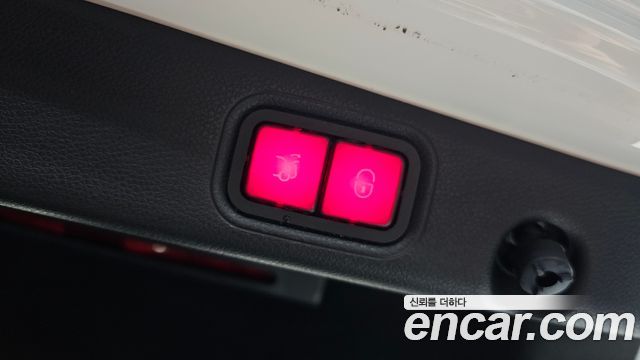 Mercedes-Benz E-Class 2019 — photo 16