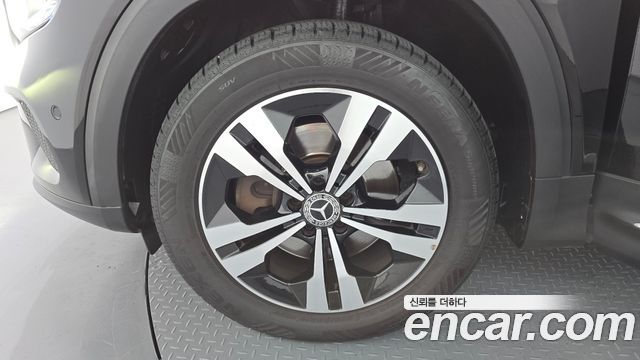 Mercedes-Benz GLB-Class 2021 — photo 5