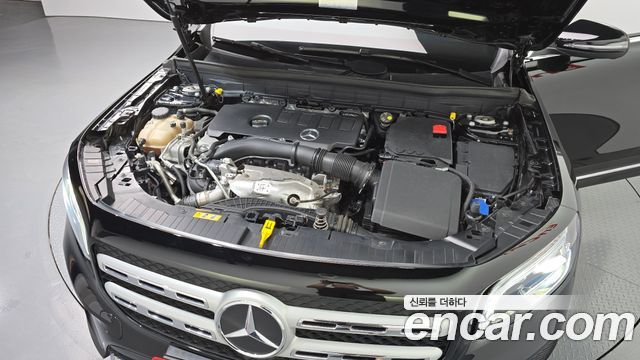 Mercedes-Benz GLB-Class 2021 — photo 6