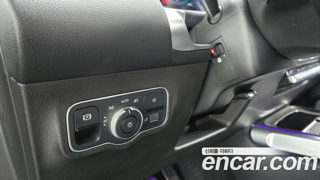 Mercedes-Benz GLB-Class 2021 — photo 20