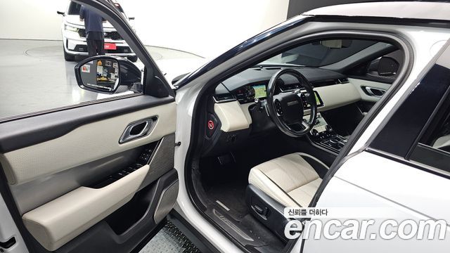 Land Rover Range Rover Velar 2018 — photo 13