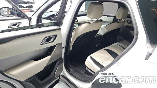 Land Rover Range Rover Velar 2018 — photo 17