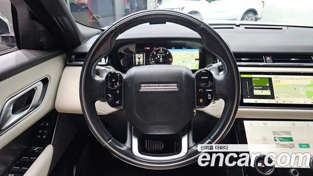 Land Rover Range Rover Velar 2018 — photo 18