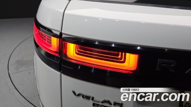 Land Rover Range Rover Velar 2018 — photo 9