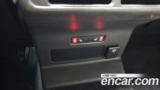 Land Rover Range Rover Velar 2018 — photo 30
