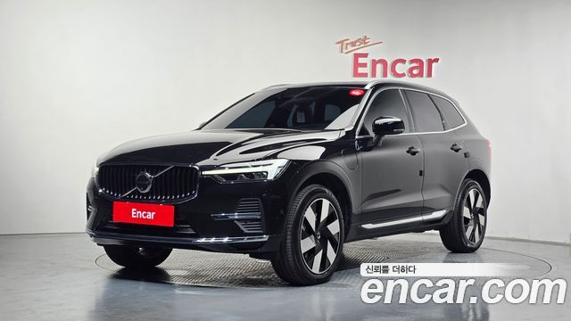 Volvo XC60 2025 — photo 1