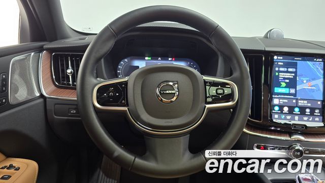 Volvo XC60 2025 — photo 14
