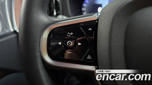 Volvo XC60 2025 — photo 16