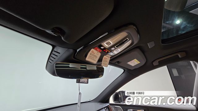Volvo XC60 2025 — photo 20