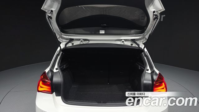 BMW 1-Series 2019 — photo 26