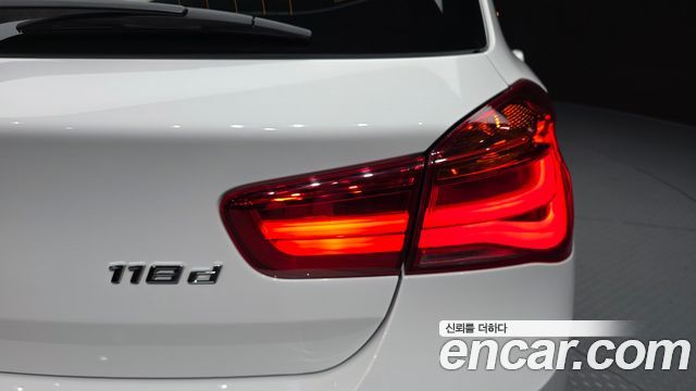 BMW 1-Series 2019 — photo 9