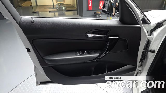 BMW 1-Series 2019 — photo 14