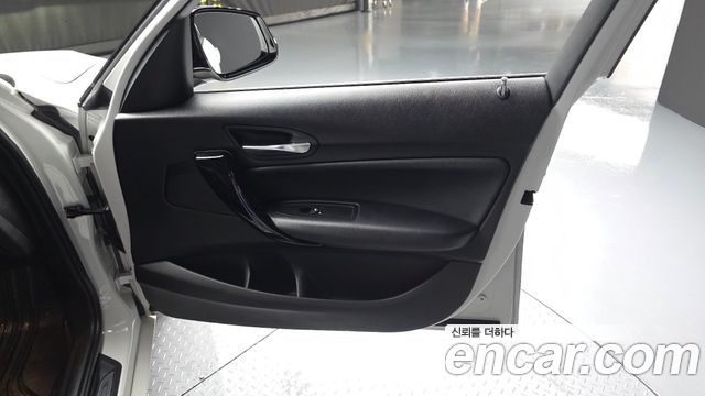 BMW 1-Series 2019 — photo 15
