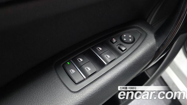 BMW 1-Series 2019 — photo 29