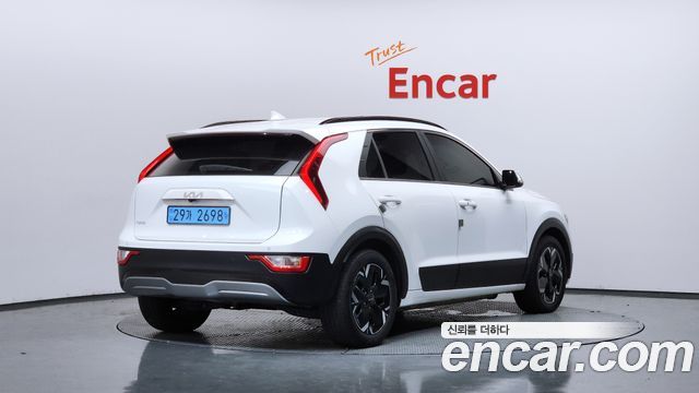 Kia Niro 2023 — photo 2