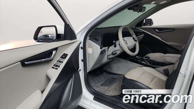 Kia Niro 2023 — photo 13