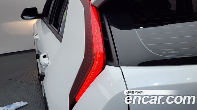 Kia Niro 2023 — photo 9