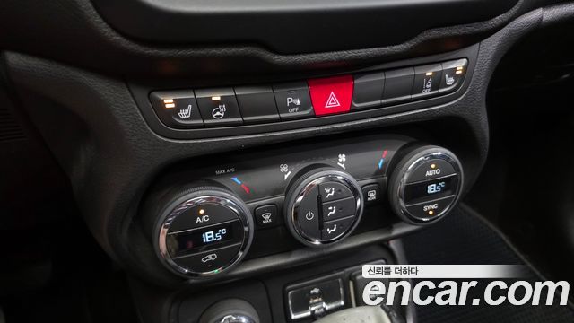 Jeep Renegade 2015 — photo 16