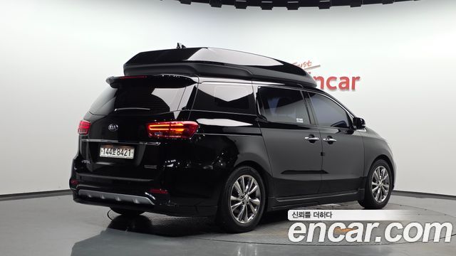 Kia Canival 2020 — photo 2