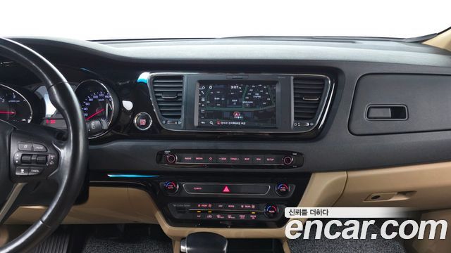 Kia Canival 2020 — photo 19