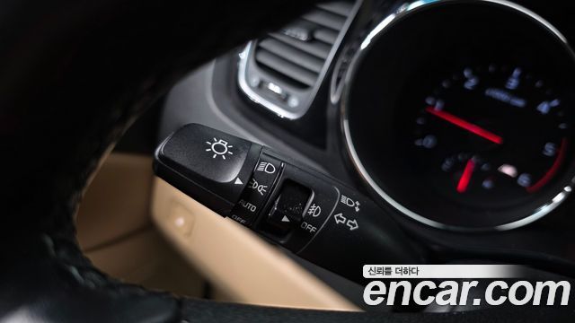 Kia Canival 2020 — photo 37