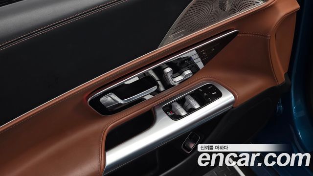 Mercedes-Benz SL-Class 2023 — photo 16
