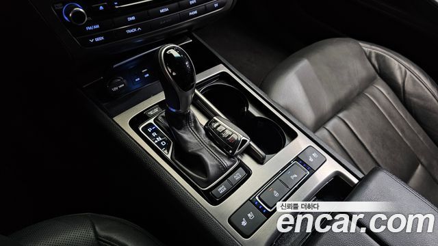Hyundai Genesis 2016 — photo 9