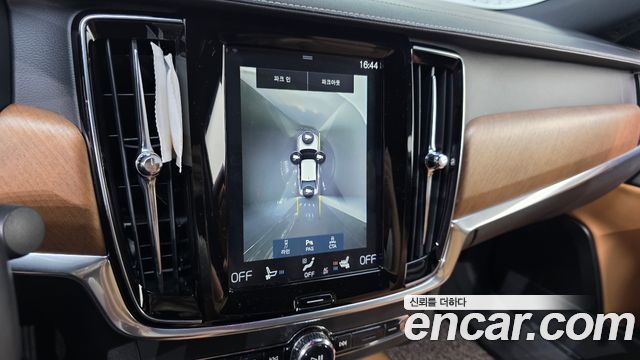 Volvo S90 2019 — photo 16