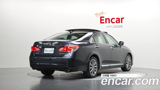 Lexus ES 2011 — photo 2