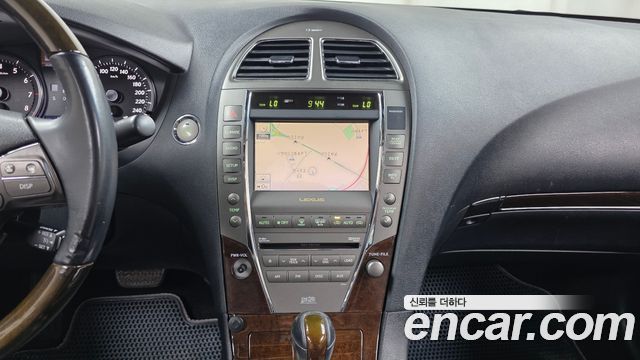 Lexus ES 2011 — photo 14