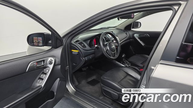 Kia Porte 2012 — photo 10