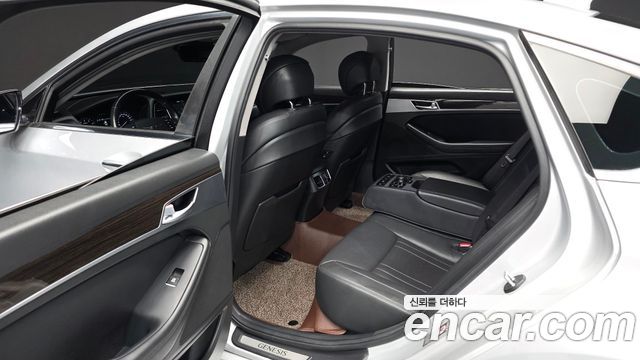 Genesis G80 2019 — photo 12