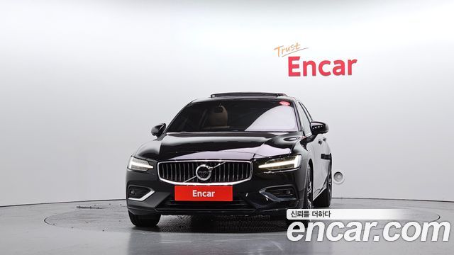 Volvo S60 2022 — photo 3