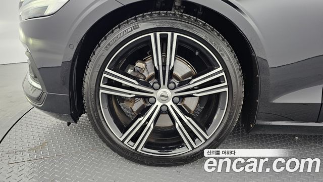 Volvo S60 2022 — photo 5