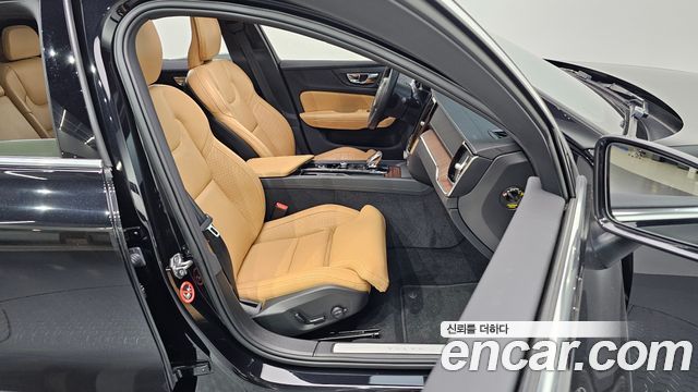 Volvo S60 2022 — photo 13