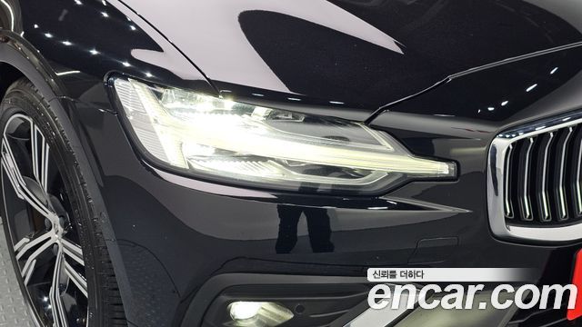 Volvo S60 2022 — photo 8