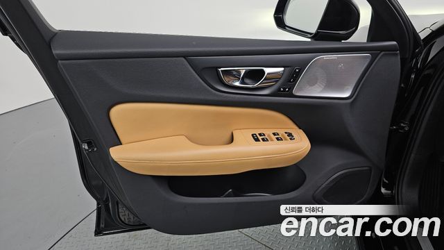 Volvo S60 2022 — photo 14