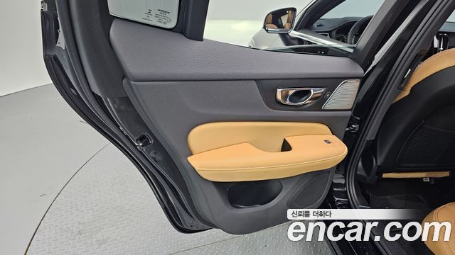 Volvo S60 2022 — photo 15