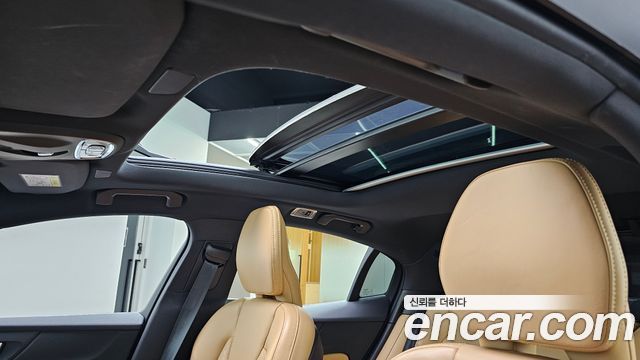 Volvo S60 2022 — photo 29