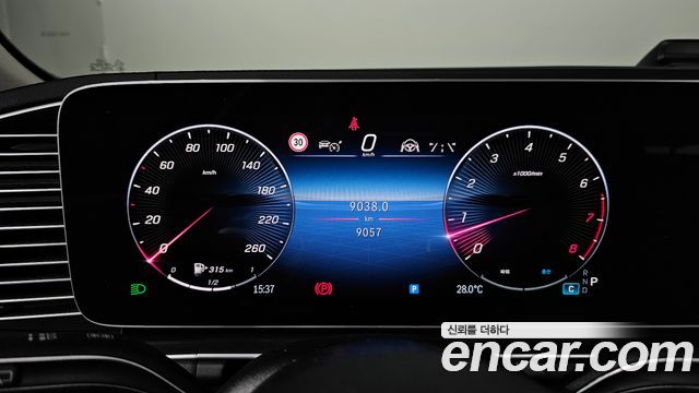 Mercedes-Benz GLE-Class 2025 — photo 11