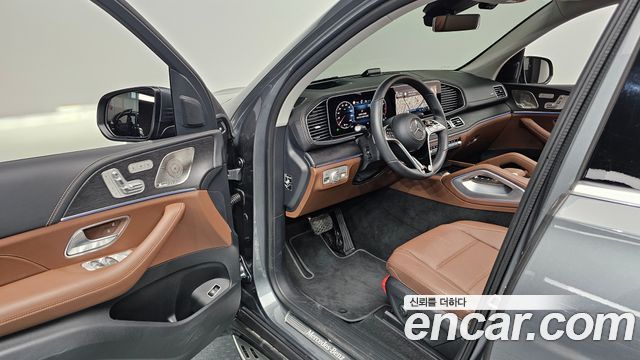 Mercedes-Benz GLE-Class 2025 — photo 13